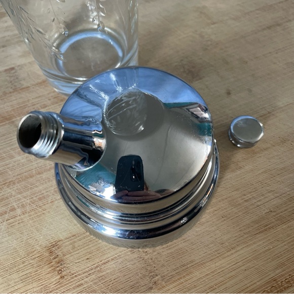 Cocktail Shaker by Derby-Shelton Silver Company USA Vintage 32oz Pressed Glass - Picture 6 of 9